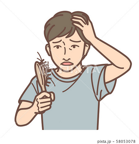 くしに毛が付いていて驚く男性 58053078