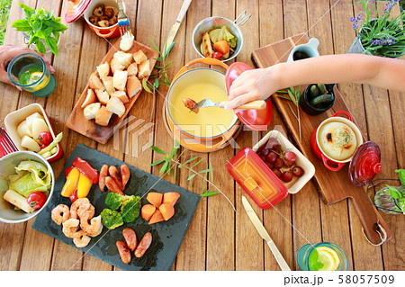 キャンプ　チーズフォンデュ 58057509