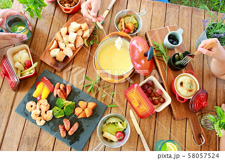 キャンプ　チーズフォンデュ 58057524