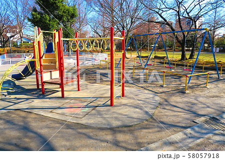 東京都足立区の大谷田公園の遊具のある風景の写真素材