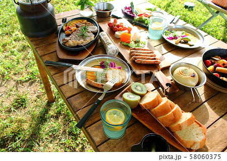 キャンプ 食事 キャンプ 食事 58060375