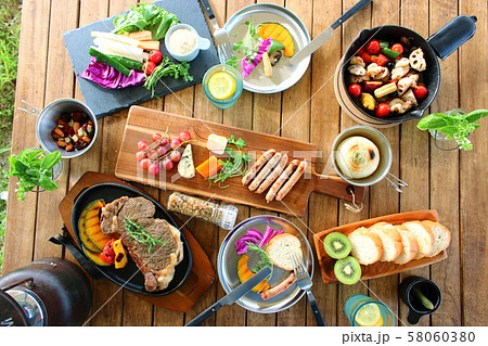 キャンプ　食事 58060380