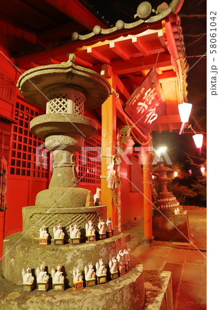 稲荷神社/狐の置物 稲荷神社/狐の置物 58061042
