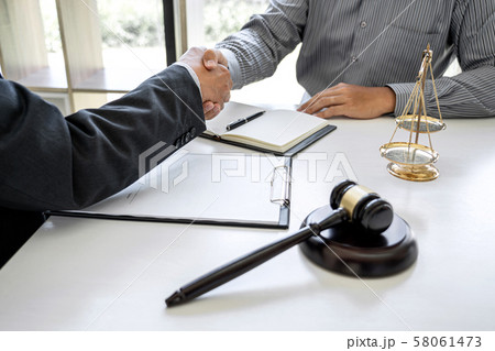 Handshake after good cooperation, Businessman 58061473