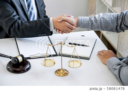 Handshake after good cooperation, Businessman 58061476
