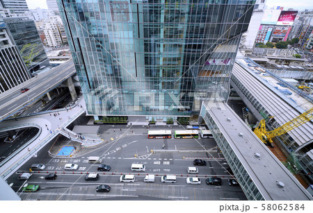 日本の東京都市景観 渋谷駅再開発・銀座線渋谷駅移設工事。画面左上の奥は、ビルが取り壊された桜丘口地区 日本の東京都市景観 渋谷駅再開発・銀座線渋谷駅移設工事。画面左上の奥は、ビルが取り壊された桜丘口地区 58062584
