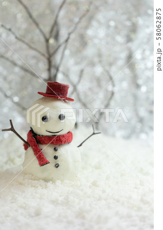 雪だるま 58062875