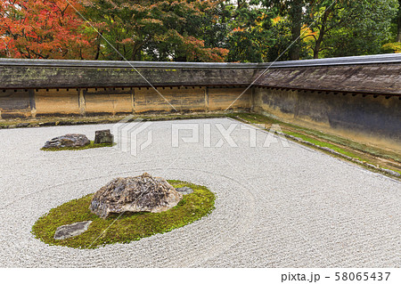京都・秋・龍安寺・石庭 京都・秋・龍安寺・石庭 58065437