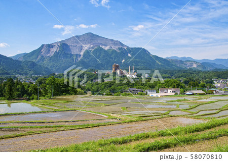 田植え後の寺坂棚田 58070810