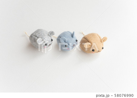 ハンドメイド フェルト 年賀状 ねずみ 4 1 の写真素材