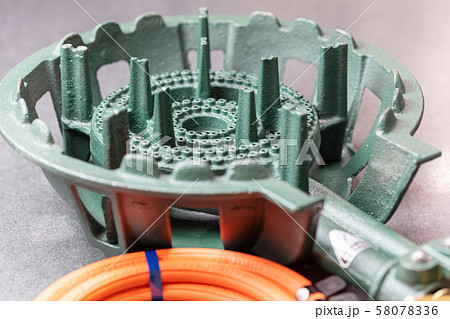 業務用ガスコンロ・鋳物コンロ _フライパン・中華鍋・ガス・炎・新品・ガスホース 58078336