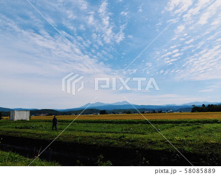 旭岳のみえる景色　東川町 58085889