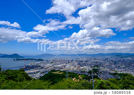 広島_黄金山からの都市風景 58089538