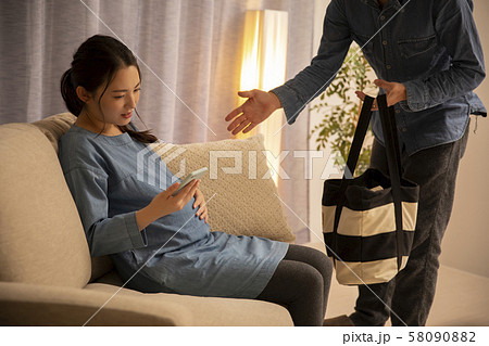 妊婦　陣痛　マタニティ 58090882