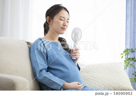 妊婦　臨月　マタニティ　ハンディファン 58090902