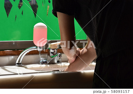 手洗い | 情景 58093157