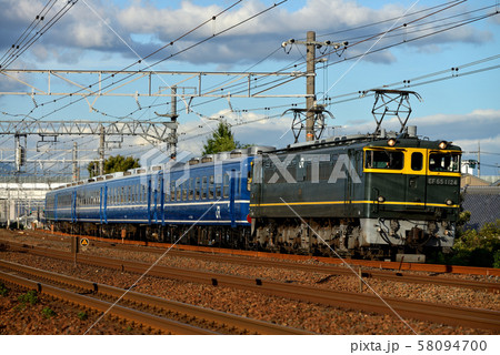 東海道線を走るEF651124SL北びわこ号客車返却回送 58094700