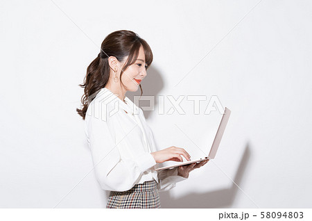 女性 ポートレート 女性 ポートレート 58094803