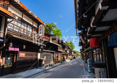 《長野県》朝の奈良井宿・古い町並み 《長野県》朝の奈良井宿・古い町並み 58094902