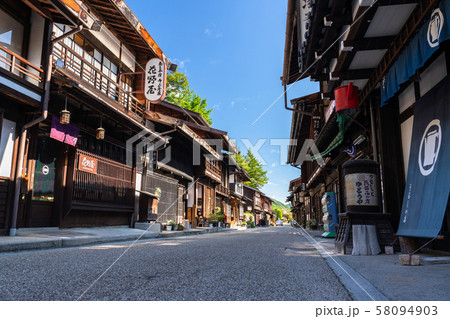 《長野県》朝の奈良井宿・古い町並み 《長野県》朝の奈良井宿・古い町並み 58094903