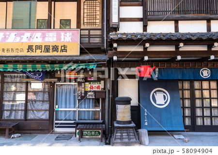 《長野県》朝の奈良井宿・古い町並み 《長野県》朝の奈良井宿・古い町並み 58094904