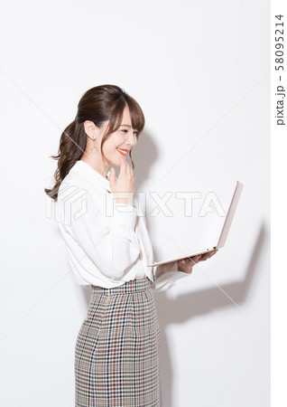 女性 ポートレート 女性 ポートレート 58095214