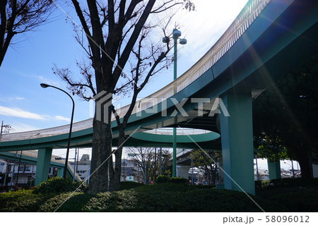 板橋　蓮根　歩道橋　晴れ　昼間　土木　田中賞　曲線美 58096012