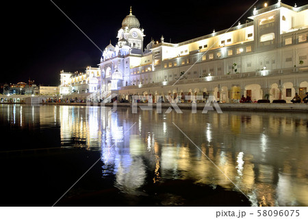 シーク教の黄金寺院 58096075