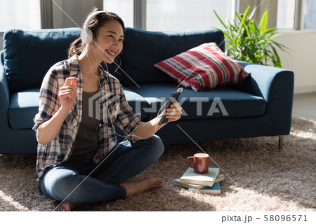 音楽と過ごす休日 58096571