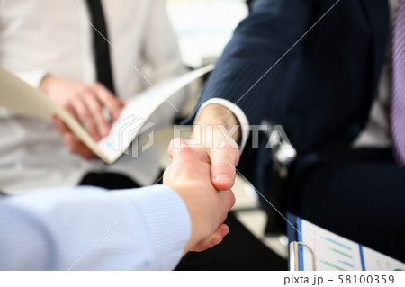 Biz people working 58100359