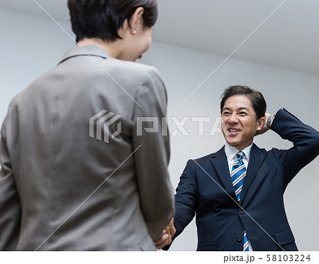 ビジネスシーン ビジネスシーン 58103224