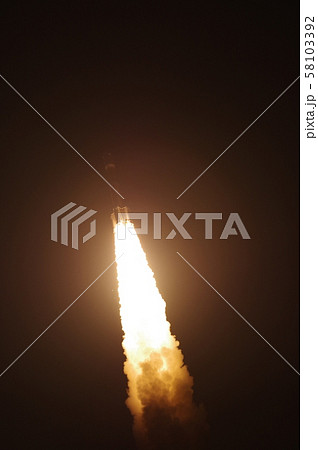 ロケット打ち上げ 58103392