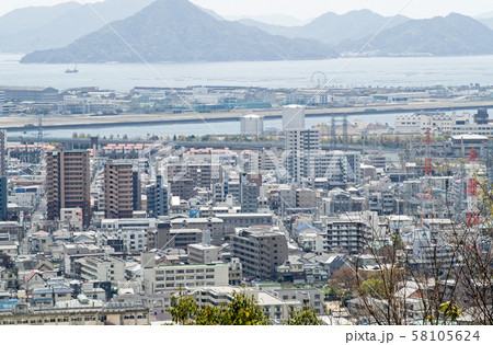 鈴が峰より広島の街並みの眺め 58105624