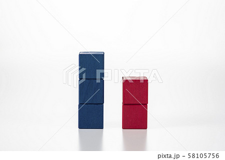 青と赤のブロック 58105756