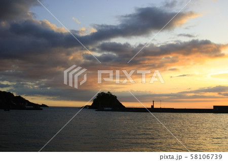 夕焼け 58106739