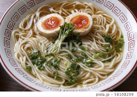 醤油ラーメンと 58108209