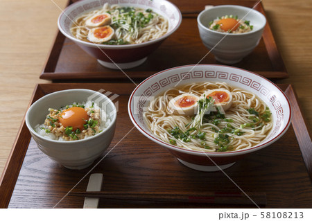 醤油ラーメンと、ひきわり納豆ごはん 58108213