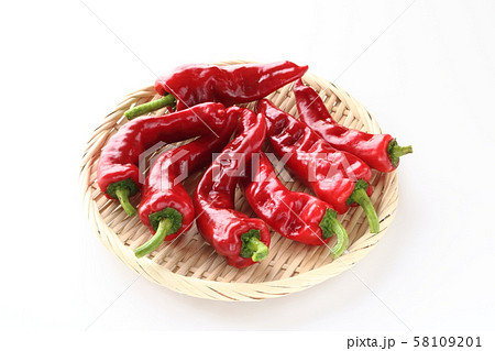 赤色の甘長唐辛子 赤色の甘長唐辛子 58109201