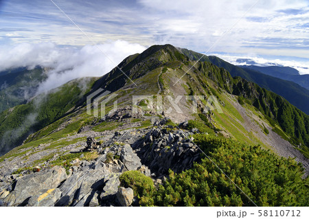 【晩夏】 南アルプス南部 【小赤石岳】 赤石岳付近から 【晩夏】 南アルプス南部 【小赤石岳】 赤石岳付近から 58110712