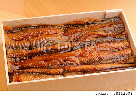 穴子丼弁当 58112602