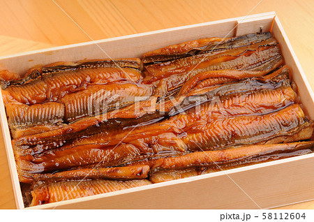 穴子丼弁当 58112604