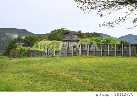 鳥越城跡 本丸門と柵列(石川県白山市) 鳥越城跡 本丸門と柵列(石川県白山市) 58112770
