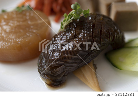 茄子の煮物と、味が染み込んだ大根 茄子の煮物と、味が染み込んだ大根 58112831