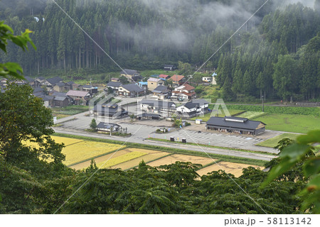 鳥越城跡から見た道の駅一向一揆の里(石川県白山市) 鳥越城跡から見た道の駅一向一揆の里(石川県白山市) 58113142
