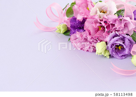 トルコキキョウの花束の写真素材