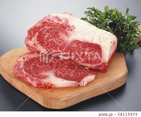 牛肉の塊 58115974