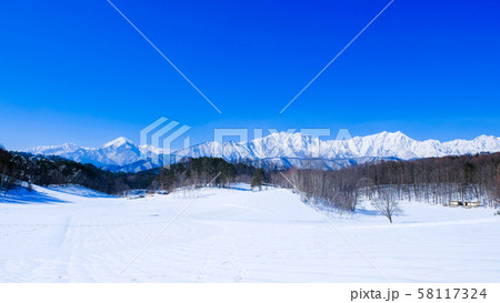 冬の中山高原 (北アルプスを望む) 冬の中山高原 (北アルプスを望む) 58117324