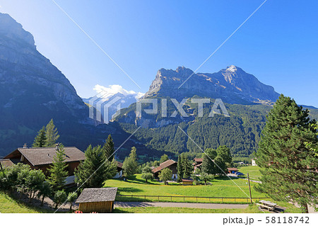スイス、グリンデルワルトの風景、アイガー 58118742