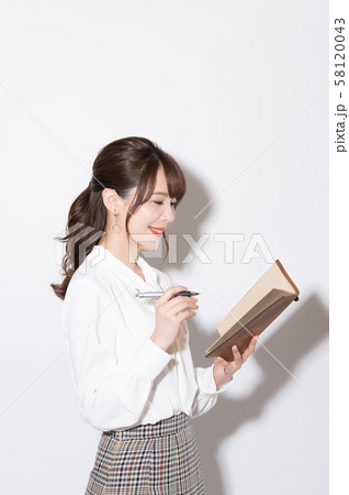 女性　ポートレート 58120043
