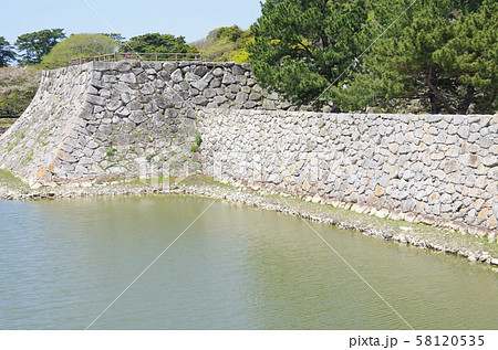 萩城址の石垣と堀 萩城址の石垣と堀 58120535